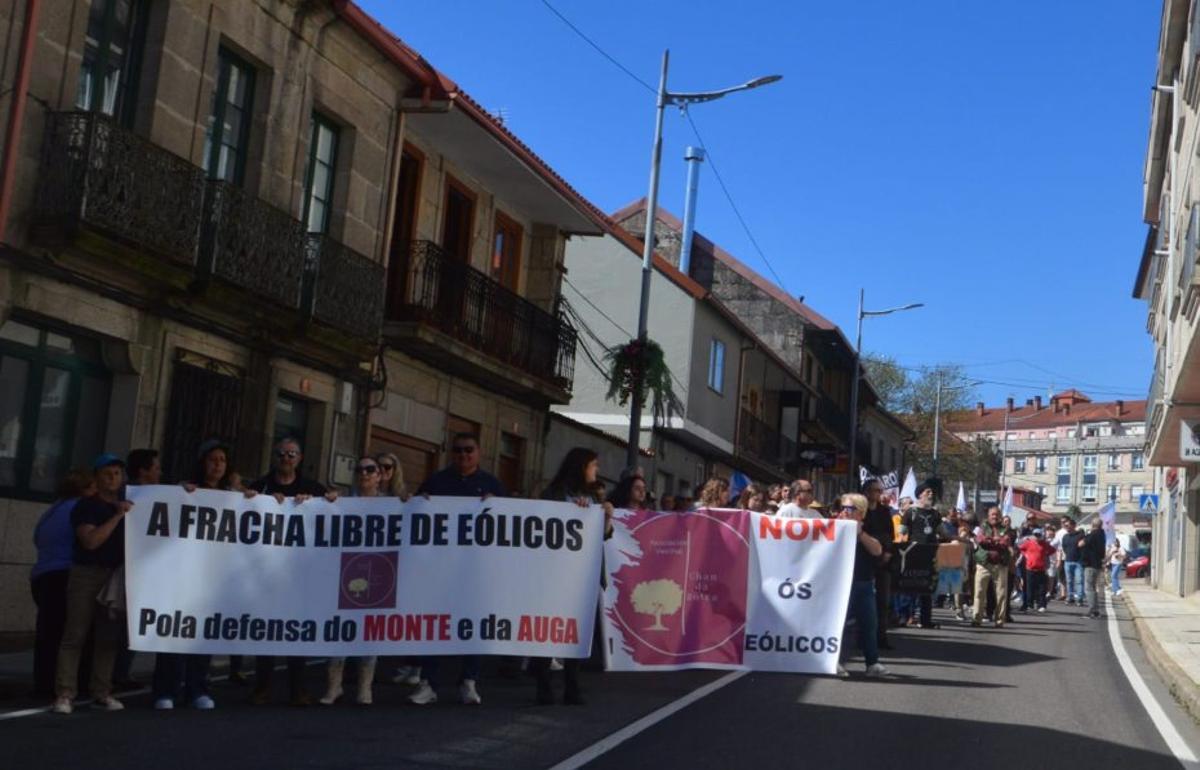 Ponte Caldelas clama contra los eólicos en A Fracha | FDV