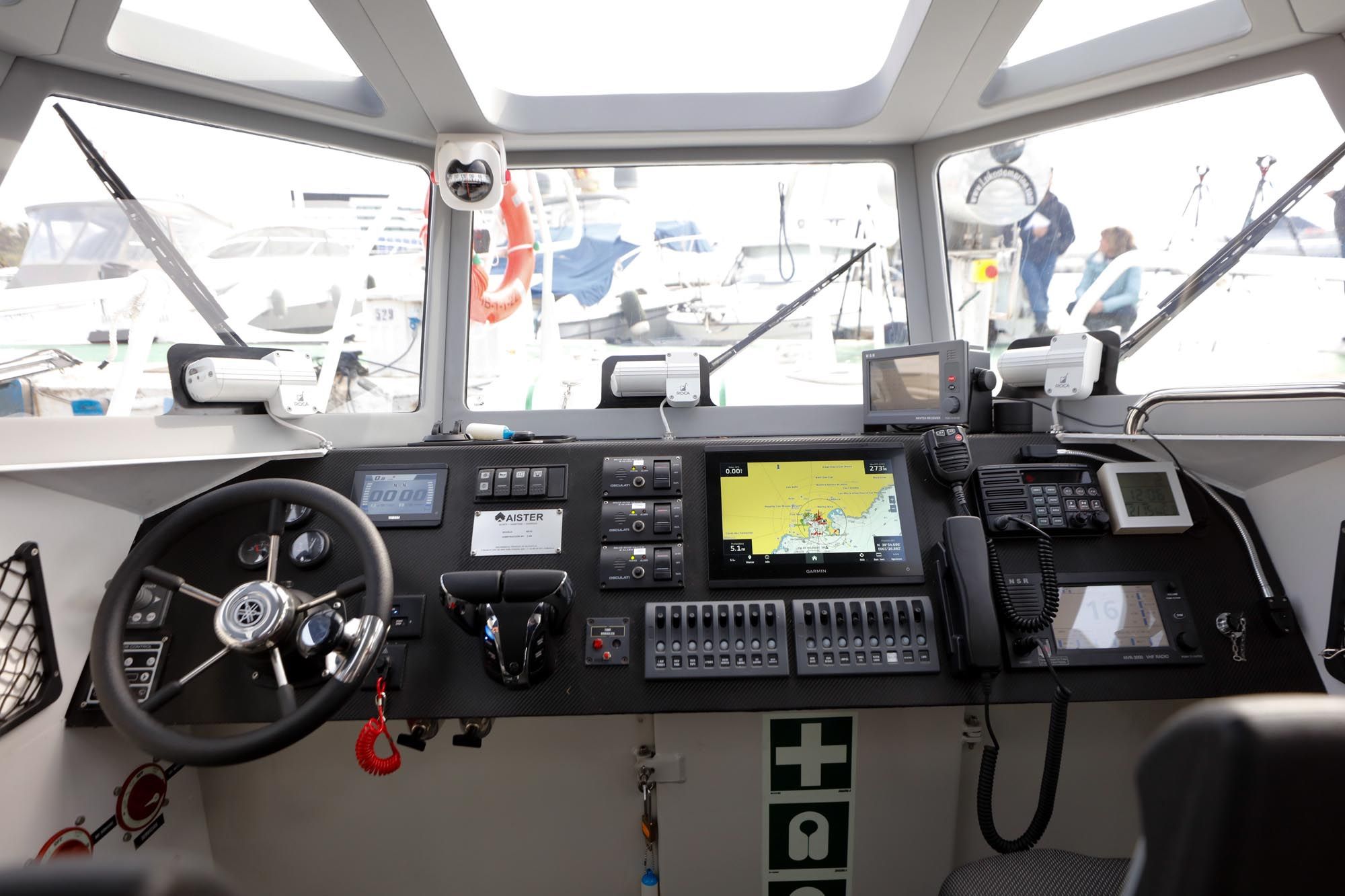 La inspección de pesca de Ibiza ya cuenta con el ‘Artet’, con motores de 300 caballos
