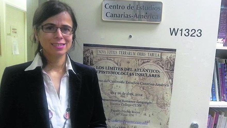 María Hernández-Ojeda, en su despacho del Centro de Estudios Canarias-América en la ciudad de Nueva York.