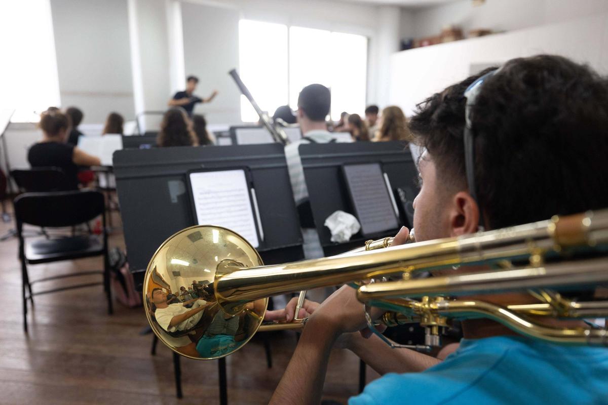 La Jove Orquestra Simfònica Pitiüsa prepara su próximo concierto en Can Ventosa
