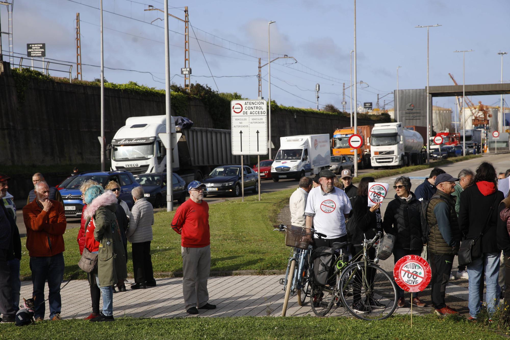 Gijón inicia las movilizaciones tras el enésimo fiasco con el vial de Jove