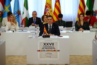 Sánchez pide "colaboración" al PP y subraya la "seguridad" que da la "poderosa unidad territorial"