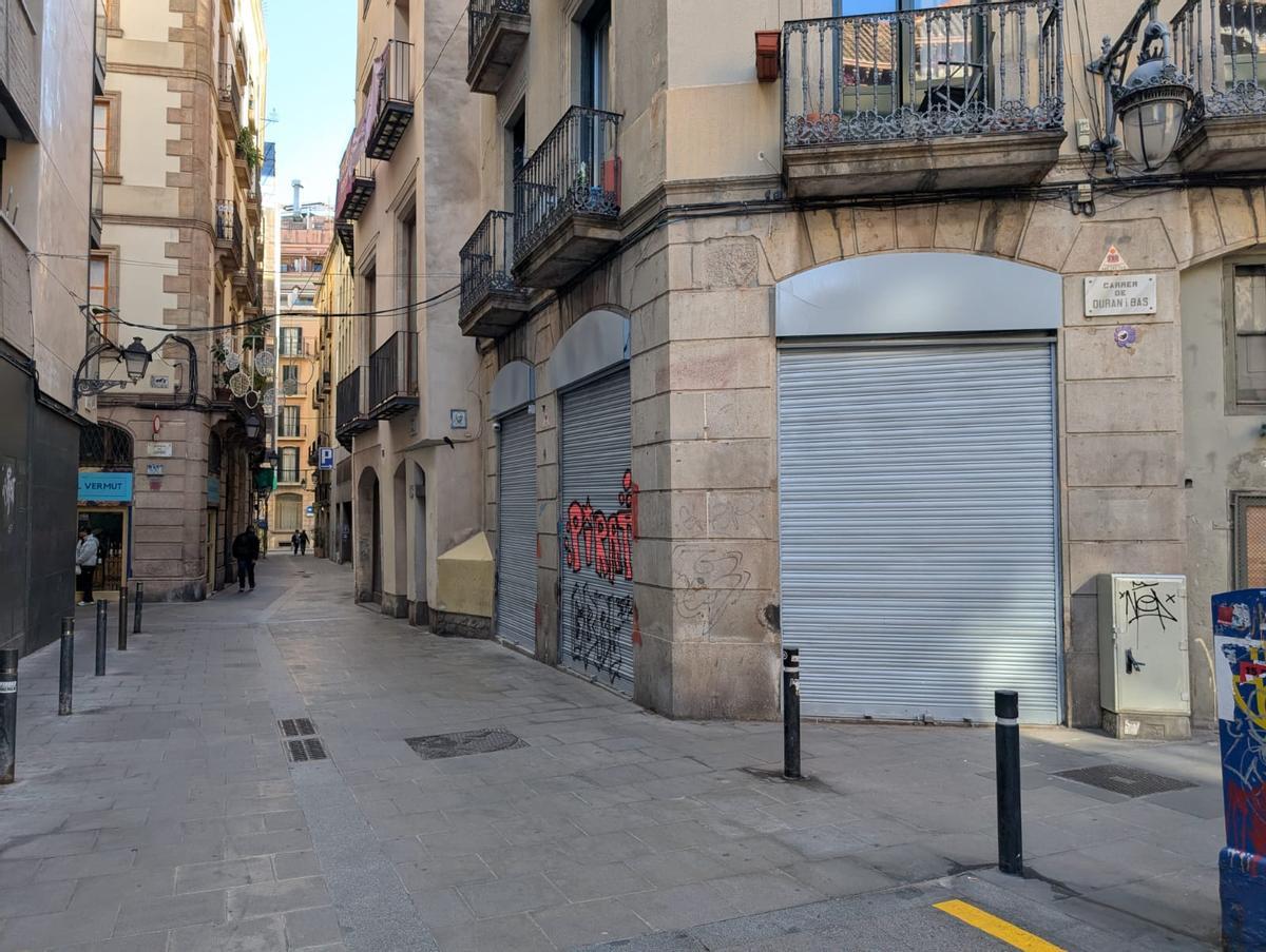 Establecimiento con orden de precinto en Ripoll con Duran i Bas.