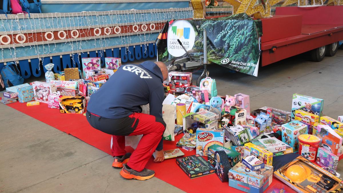 La Anaga Trail llena de juguetes a los niños