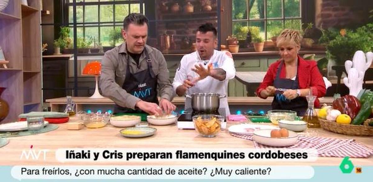 Iñaki López, Carlos Maldonado y Cristina Pardo, preparando flamenquines
