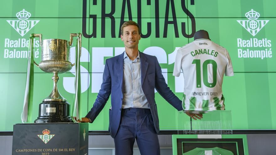 El Betis despide a Canales por todo lo alto