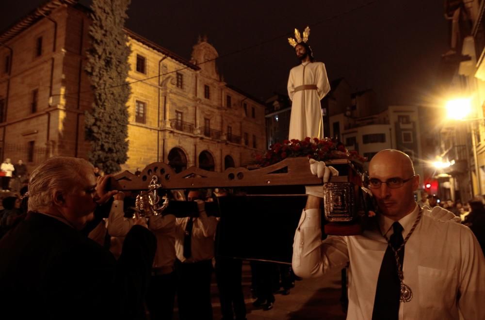 Procesión de la Hermandad de los Estudiantes de Oviedo