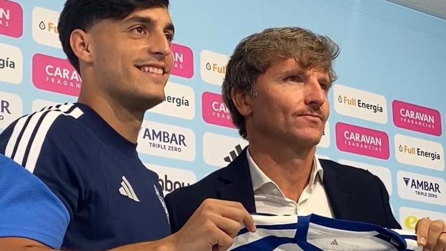 Joaquín Delgado, nuevo delantero del Real Zaragoza. "Me conformo con hacer la cifra de goles suficiente para subir"