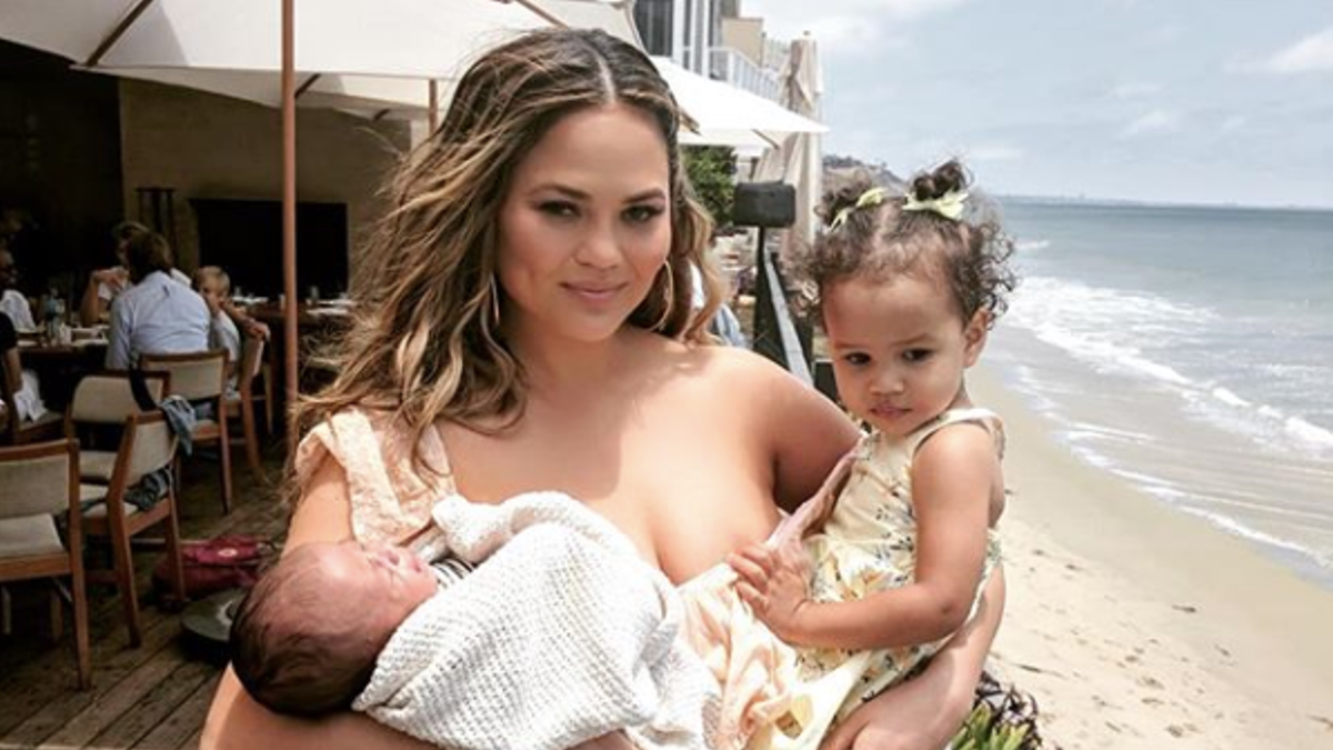 Chrissy Teigen y sus hijos