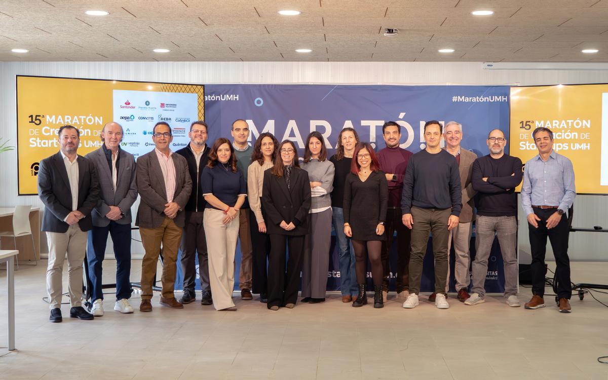Foto de familia de los jurados de los premios del Parque Cientifico de la UMH.