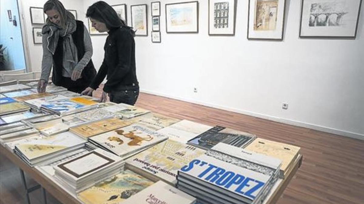 La librería Jaimes de Barcelona ofrece una pequeña exposición de grabados de Roland Sempé, ayer.