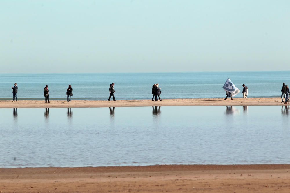 Una albufera en la playa de Las Arenas