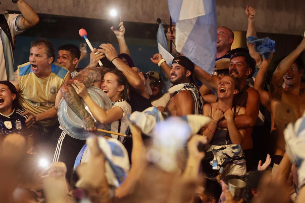 Argentina celebra el pase a la final en Alicante e Inglaterra llora en Benidorm: las dos caras de la moneda