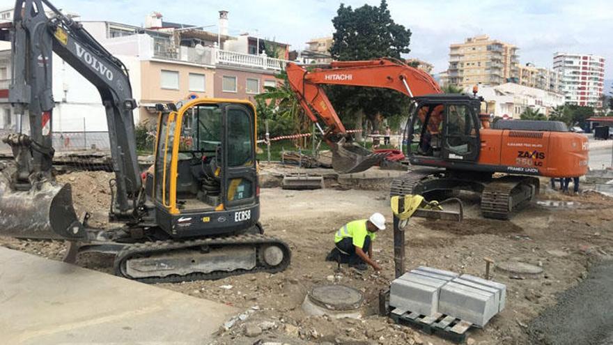 Un instante de la visita a las obras impulsadas por la Diputación.