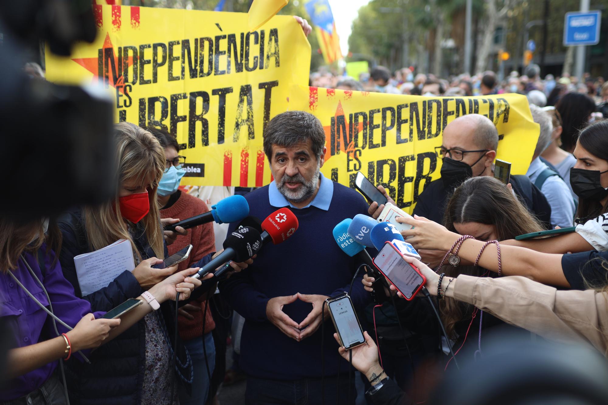 Protesta frente a la embajada de Italia en Barcelona por la detención de Puigdemont