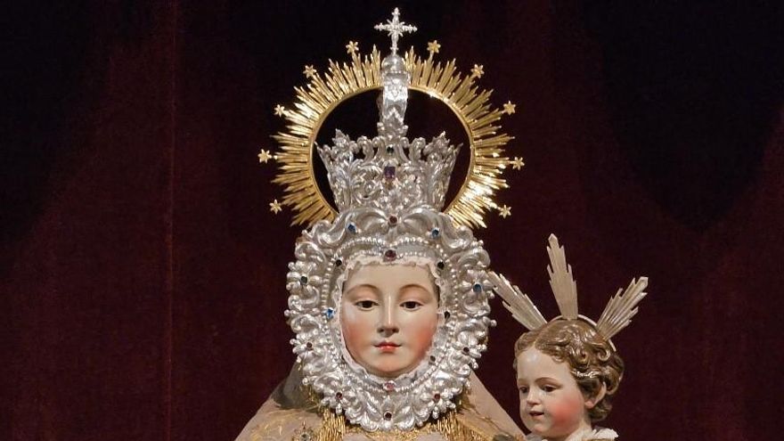 Una joya del arte textil español en el ajuar de la Virgen del Yermo