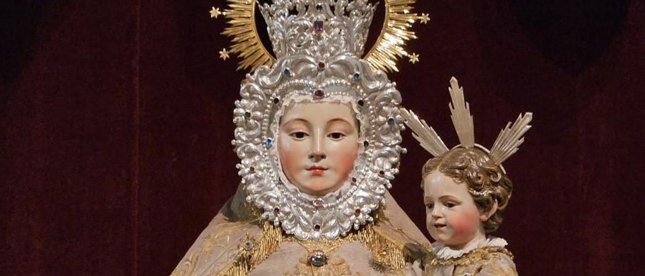 Joya textil de la Virgen del Yermo de Zamora.