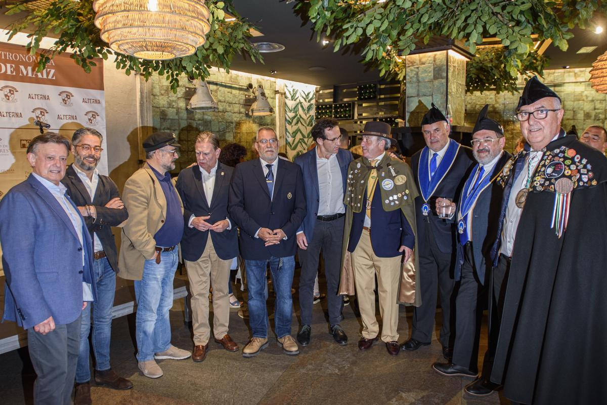 Presentación de la cofradía del torto