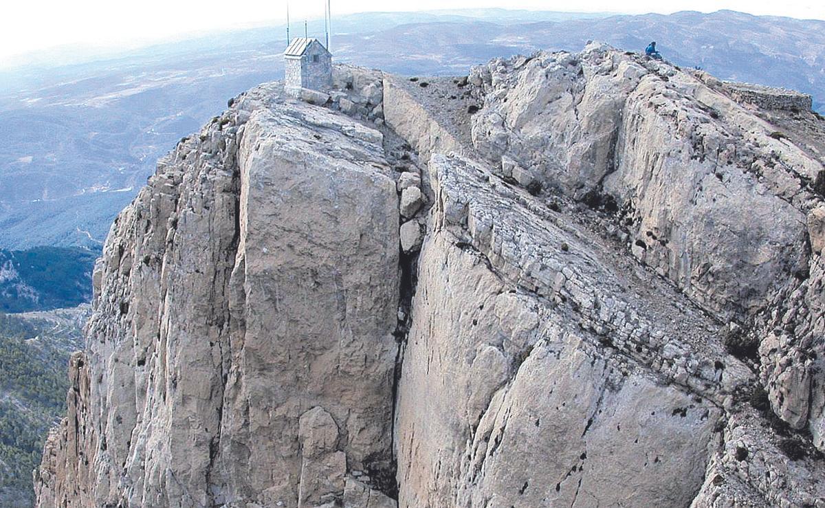 La montaña del Penyagolosa, que representa a la asociación integrada por seis municipios, es un icono turístico.