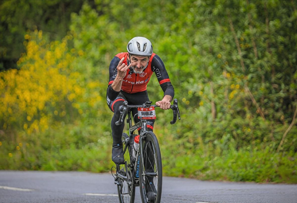 Manuel, a bordo da súa Pinarello, no Gran Fondo de Viana do Castelo.