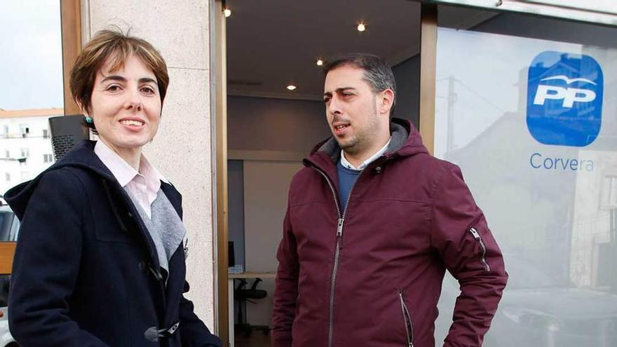 Emma Ramos y Miguel Amado, en la sede del PP.