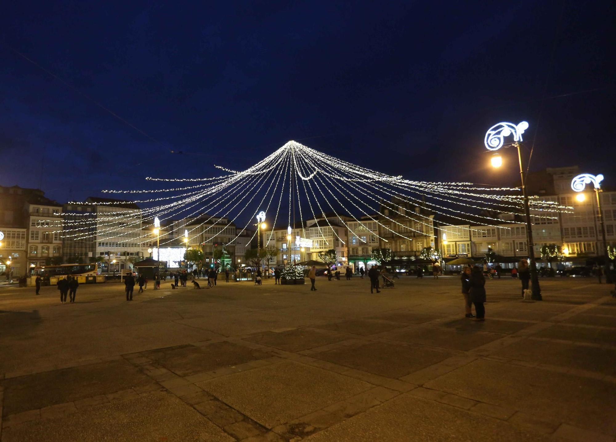 Betanzos inaugura la Navidad con el encendido de su alumbrado navideño