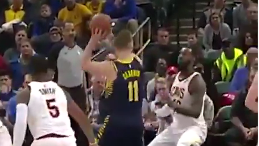 Domas Sabonis &quot;baila&quot; al mismísimo Lebron James