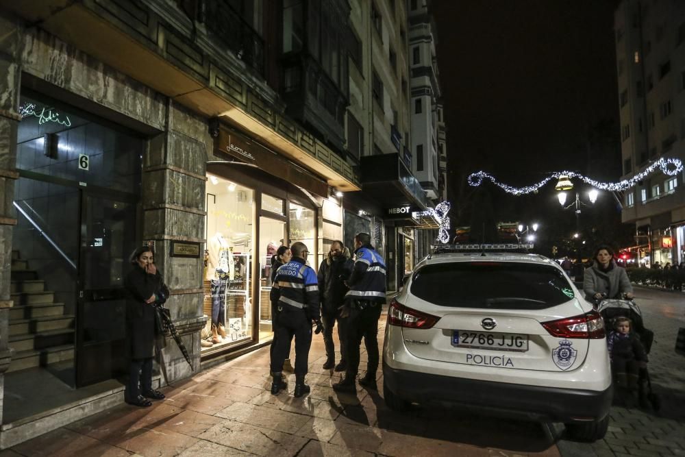 Asturias aprovecha el festivo para hacer sus compras navideñas