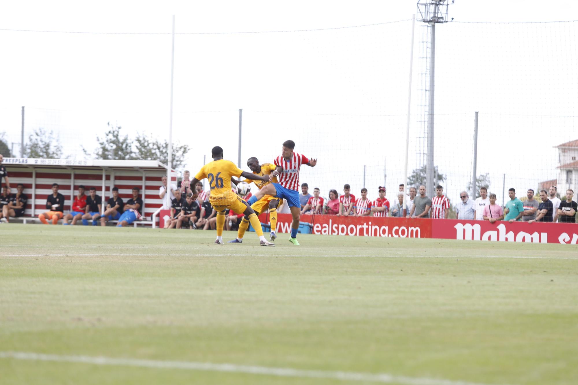 El Sporting empata ante la Ponferradina en su cuarto partido veraniego