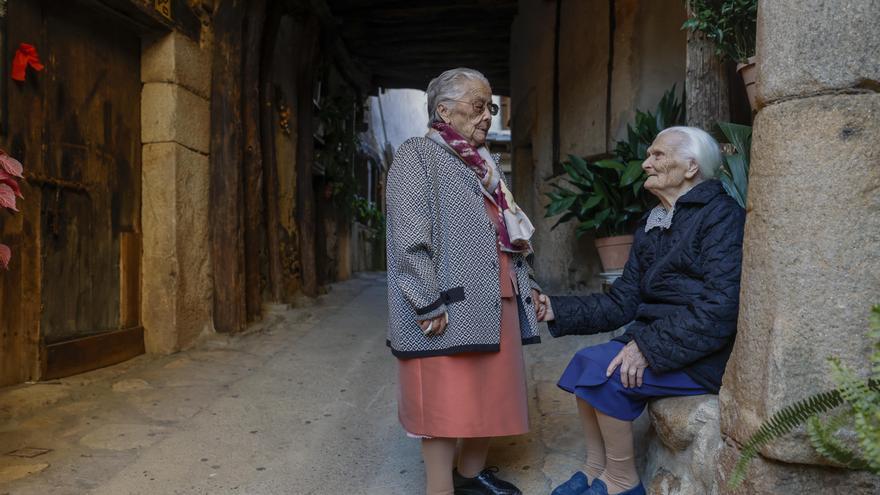 Julia y Paula, una amistad de 100 años