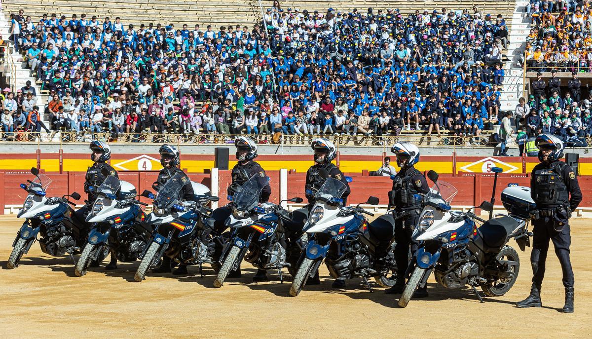 La Policía Nacional conmemora su 200 Aniversario con una exhibición en la Plaza de Toros de Alicante