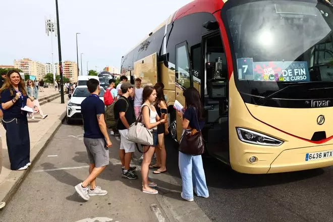 Los alumnos de Zaragoza se marchan a Salou para celebrar el final del curso.