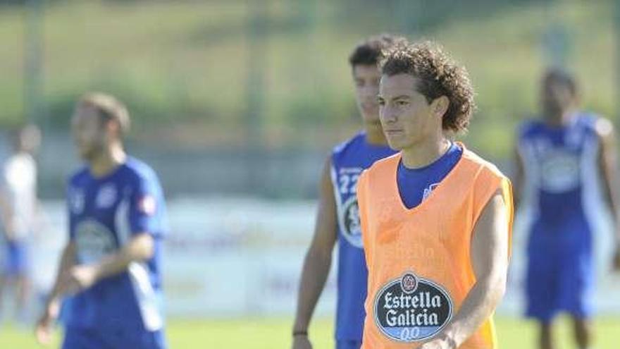 Andrés Guardado, durante un entrenamiento. / fran martínez