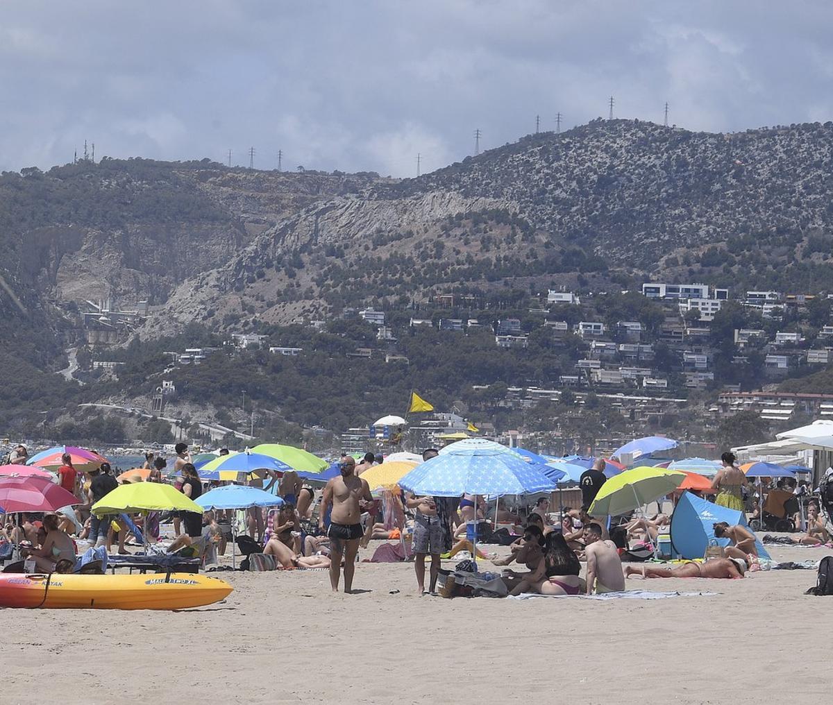 Un home mor a Castelldefels després de patir un desmai al passeig marítim