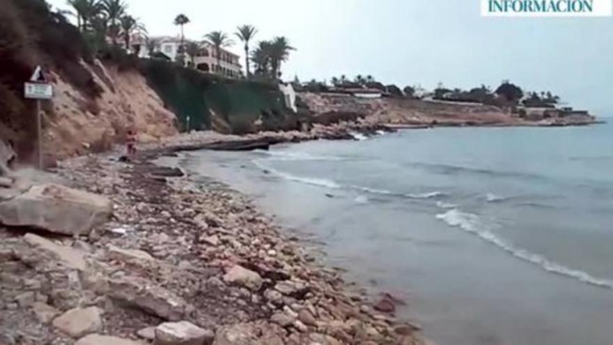 Denuncian la apertura de la playa de la Almadrava tras un vertido de agua residual