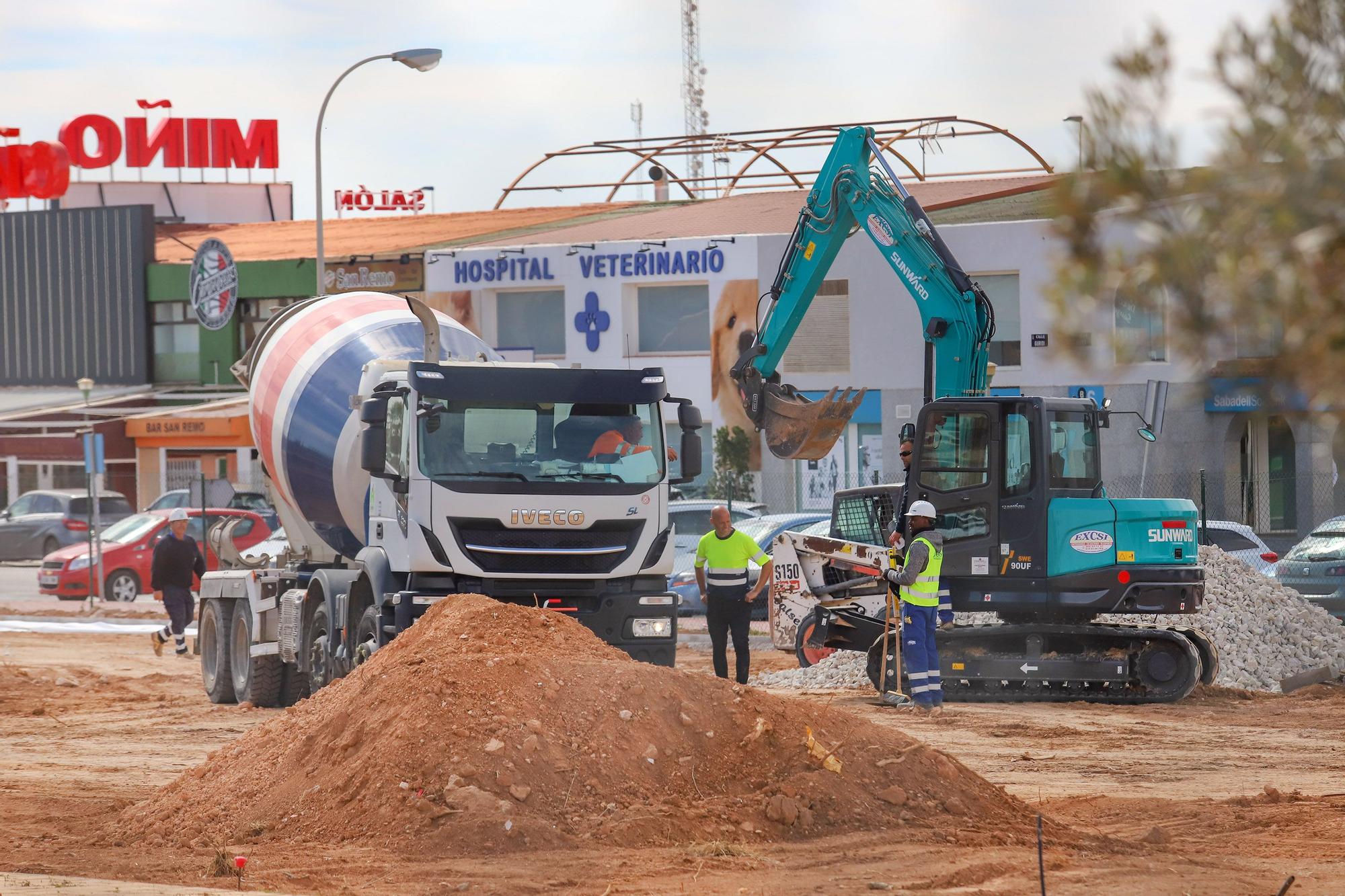 Así van las Obras del  parque La Siesta de la urbanización de San Luís en Torrevieja