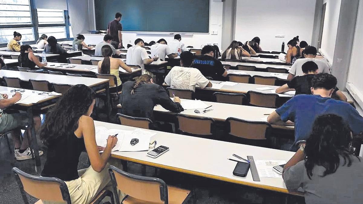 Estudiantes en la segunda convocatoria de la Ebau de 2024