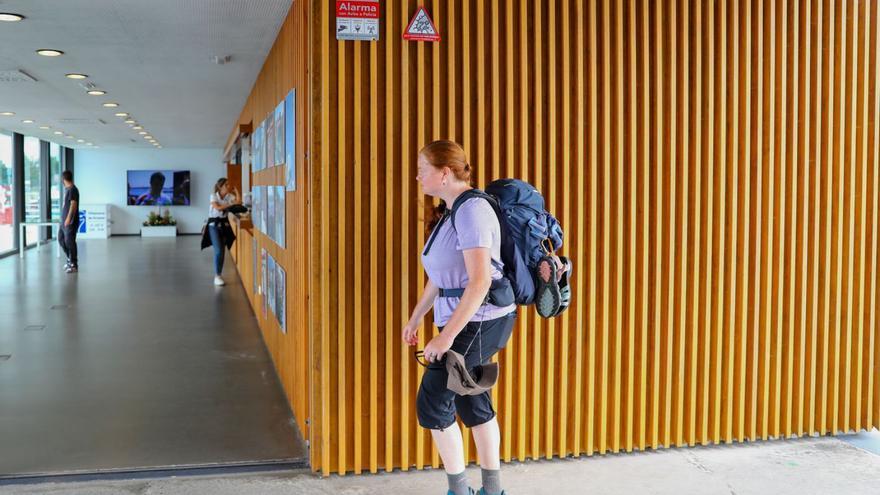 Peregrinos en la Estación Marítima de Vilanova de Arousa.