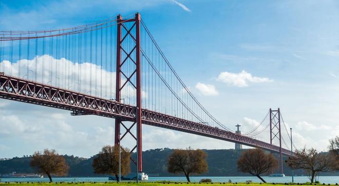 Puente 25 abril, Lisboa, tren