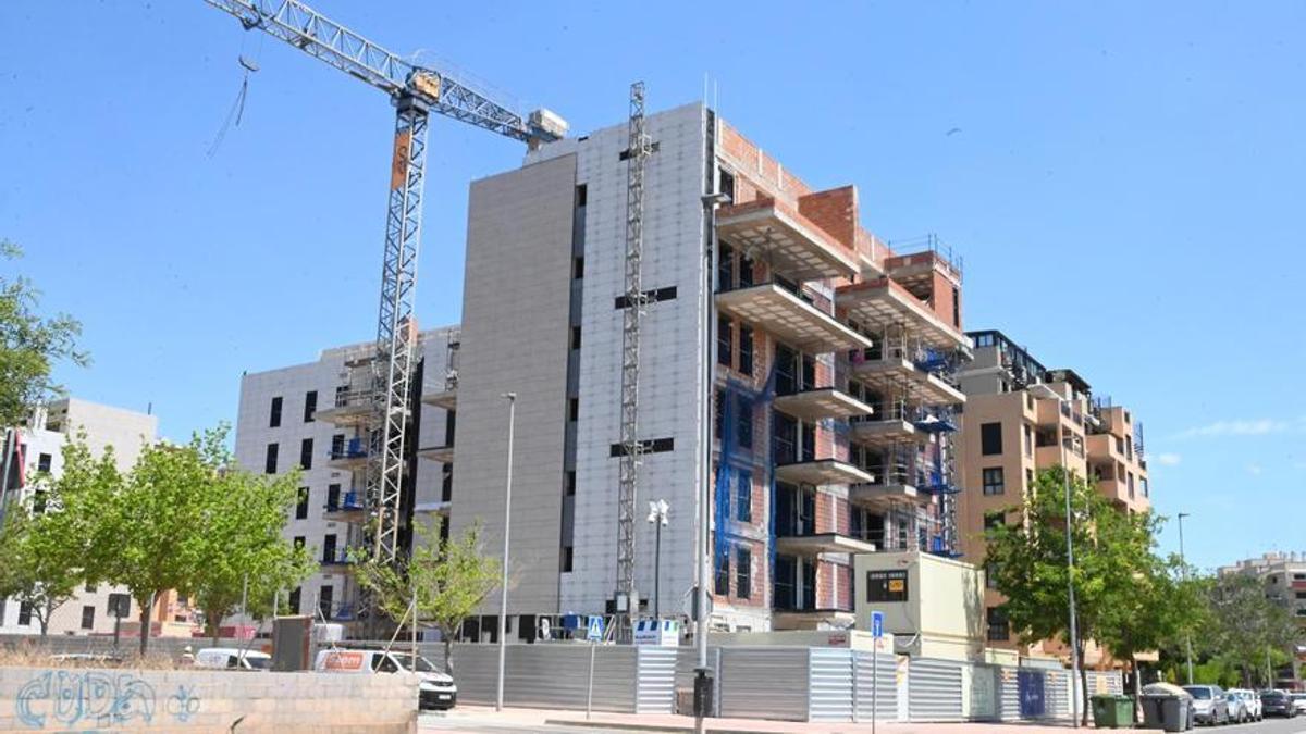 Construcción de pisos en Castelló.