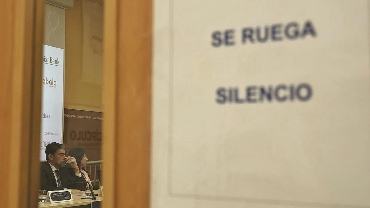 Barcala presiona a entregar más viviendas protegidas tras las dos primeras renuncias en Les Naus