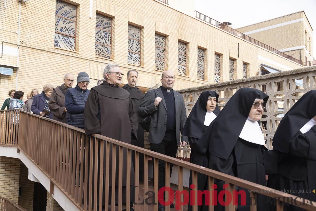 Así ha sido el traslado del cuatro y la reliquia de Santa Teresa de Jornet desde el Asilo hasta la Parroquia de la Concepción en Caravaca