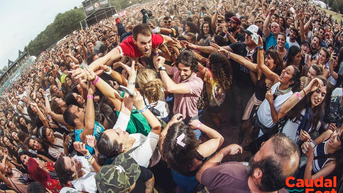 Público en uno de los conciertos celebrados en una edición anterior a la pandemia del Caudal Fest.