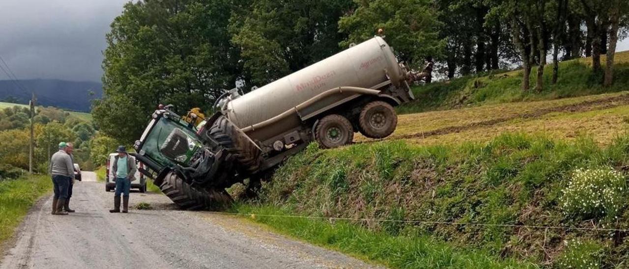 Tractor accidentado en Gresande