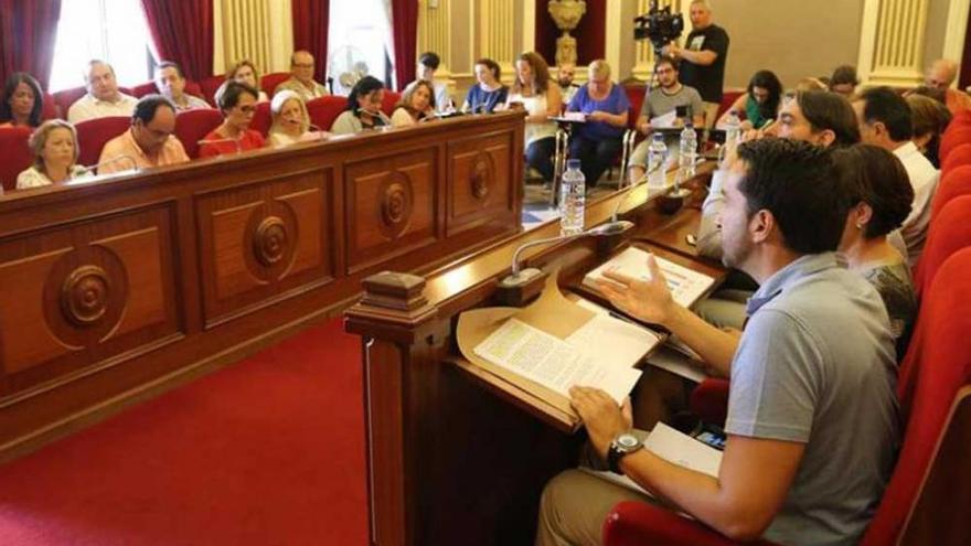 El PSOE inicia las conversaciones para la moción de censura en el Ayuntamiento de Badajoz