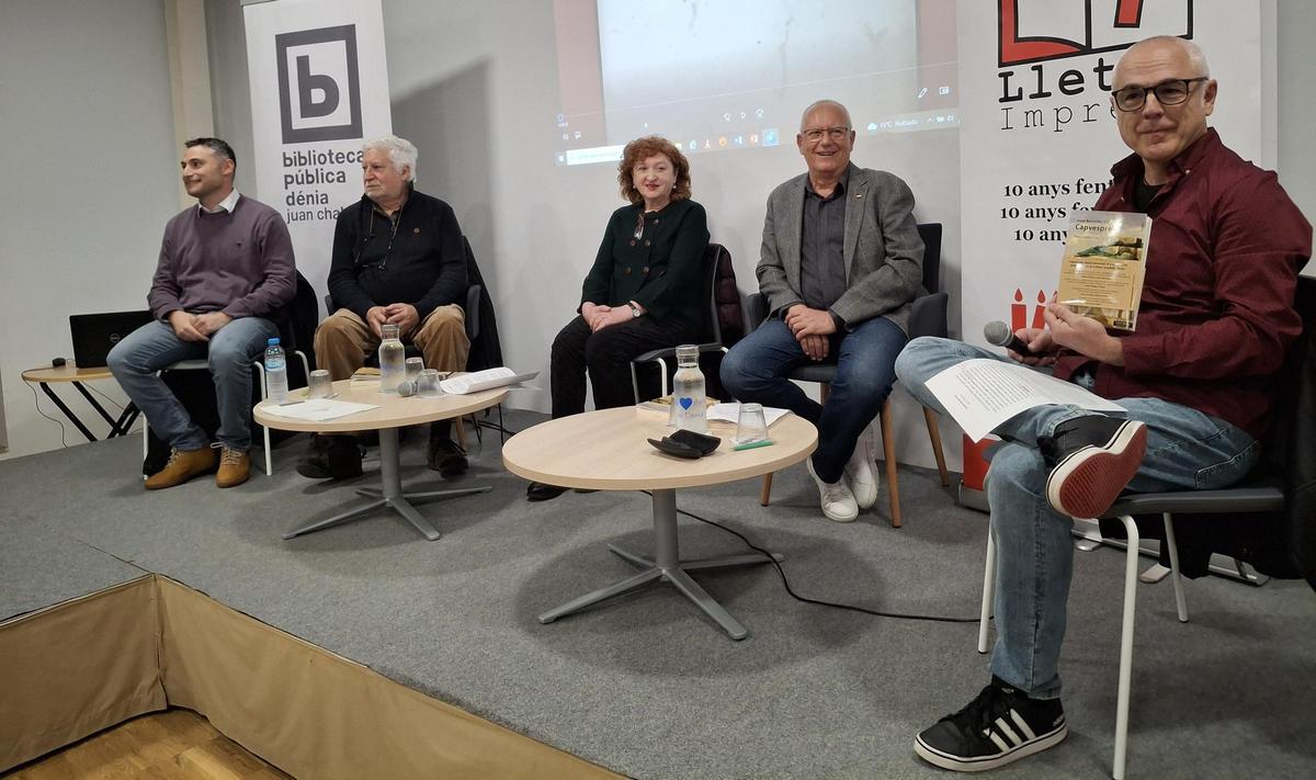 Joan Bertomeu, hijo del escritor, Gustau Muñoz, Rosa Seser, Vicent Grimalt y Juli Capilla