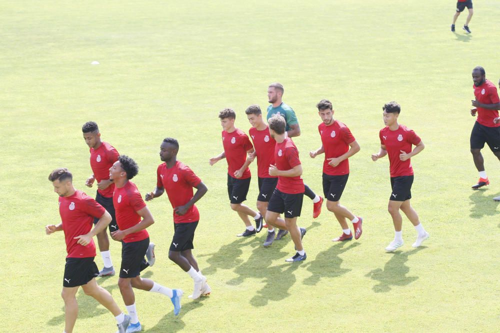 Entrenament de portes obertes del Girona FC a l'Escala