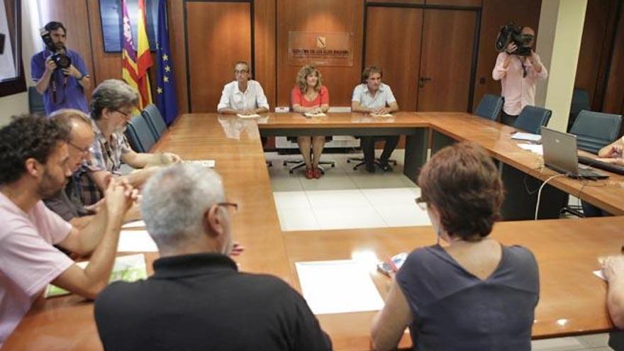 Reunión de la mesa sectorial de Educación, ayer.