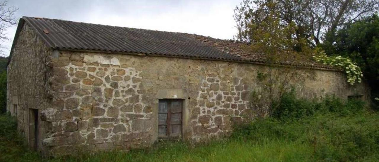 La escuela de O Marco, en Siador, es un ejemplo de los centros creados por emigrantes. // Perfecto Pereiro