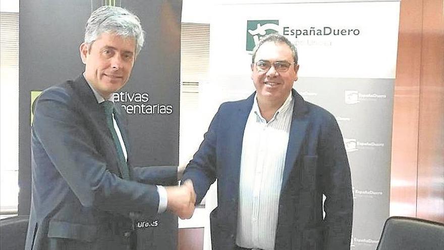 EspañaDuero y Cooperativas Agro-alimentarias Extremadura firman un convenio para impulsar el cooperativismo